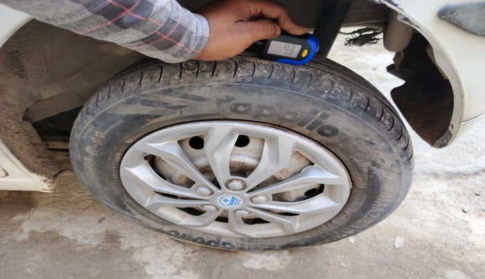 2016 Maruti Wagon R 1.0 LXI CNG, Petrol, Manual, 96,063 km, tyre