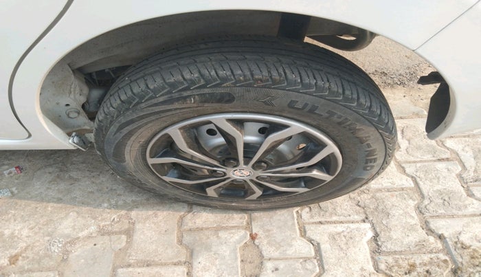 2024 Maruti Alto K10 LXI, Petrol, Manual, 2,141 km, tyre