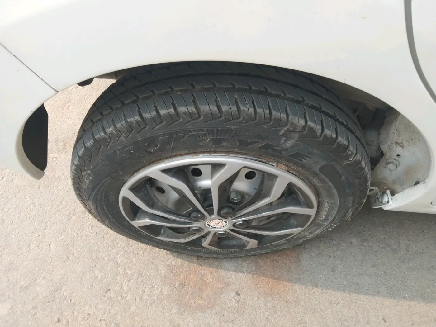 2024 Maruti Alto K10 LXI, Petrol, Manual, 2,141 km, tyre