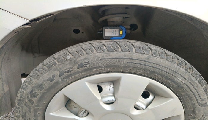 2016 Maruti Wagon R 1.0 LXI CNG, Petrol, Manual, 81,884 km, tyre