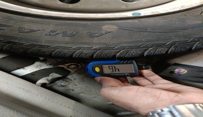 2016 Maruti Wagon R 1.0 LXI CNG, Petrol, Manual, 81,884 km, tyre