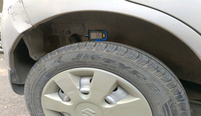 2016 Maruti Wagon R 1.0 LXI CNG, Petrol, Manual, 81,884 km, tyre