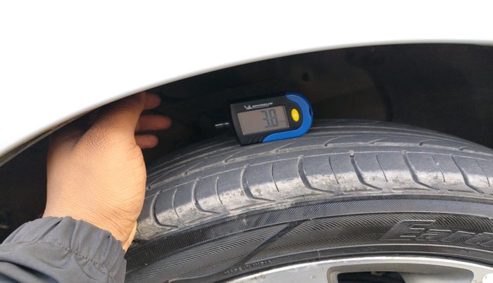 2015 Hyundai Elite i20 SPORTZ 1.4 (O) CRDI, Diesel, Manual, 1,06,657 km, tyre