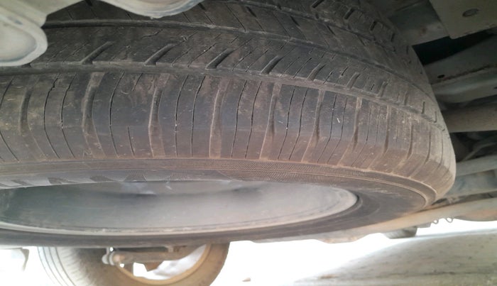 2020 MG GLOSTER SAVVY 6 STR 2.0 TWIN TURBO 4WD, Diesel, Automatic, 2,17,235 km, tyre