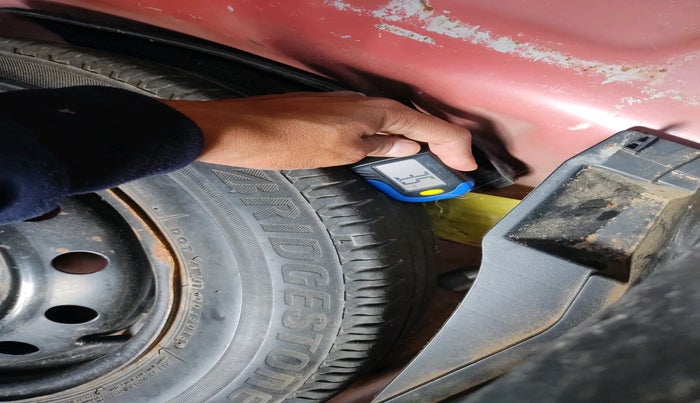 2019 Maruti Swift VXI, Petrol, Manual, 52,040 km, tyre