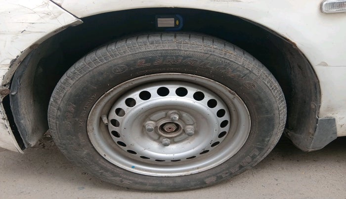 2012 Honda Brio E MT, Petrol, Manual, 72,812 km, tyre