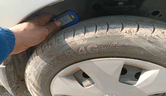 2016 Maruti Wagon R 1.0 VXI, Petrol, Manual, 57,586 km, tyre