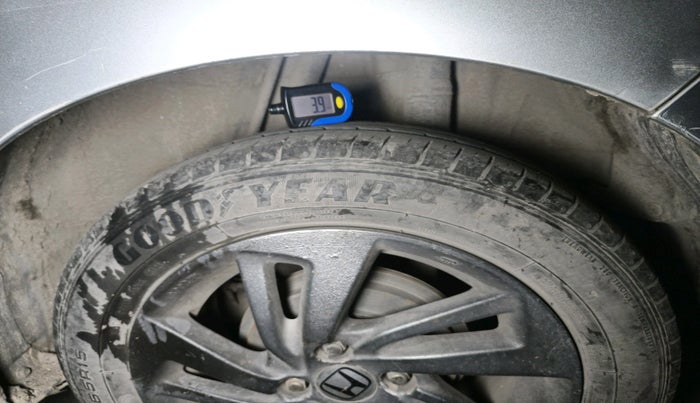 2015 Honda Jazz 1.2L I-VTEC V, Petrol, Manual, 92,795 km, tyre