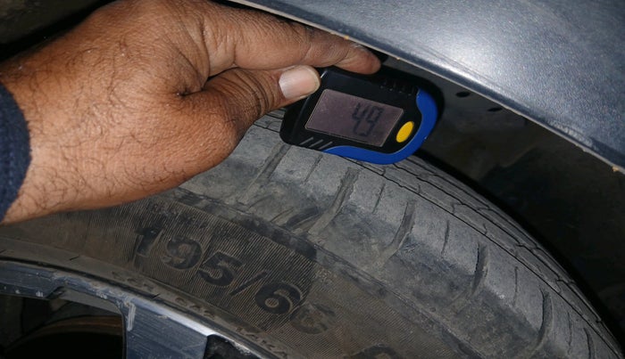 2017 Honda WR-V 1.5L I-DTEC VX MT, Diesel, Manual, 1,82,159 km, tyre