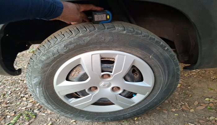 2017 Renault Kwid RXT 1.0, Petrol, Manual, 43,220 km, tyre