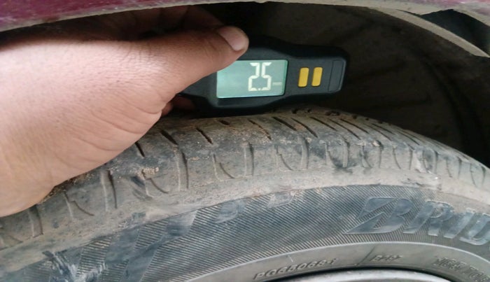 2012 Maruti Wagon R 1.0 VXI, Petrol, Manual, 1,36,422 km, tyre