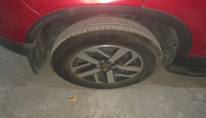 2020 Tata Harrier XZA PLUS 2.0L, Diesel, Automatic, 73,564 km, tyre