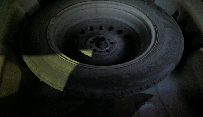 2022 Volkswagen VIRTUS TOPLINE TSI 1.0 MT, Petrol, Manual, 68,710 km, tyre