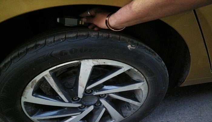 2022 Volkswagen VIRTUS TOPLINE TSI 1.0 MT, Petrol, Manual, 68,710 km, tyre