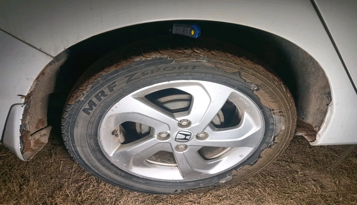 2016 Honda City 1.5L I-VTEC VX, Petrol, Manual, 1,07,075 km, tyre