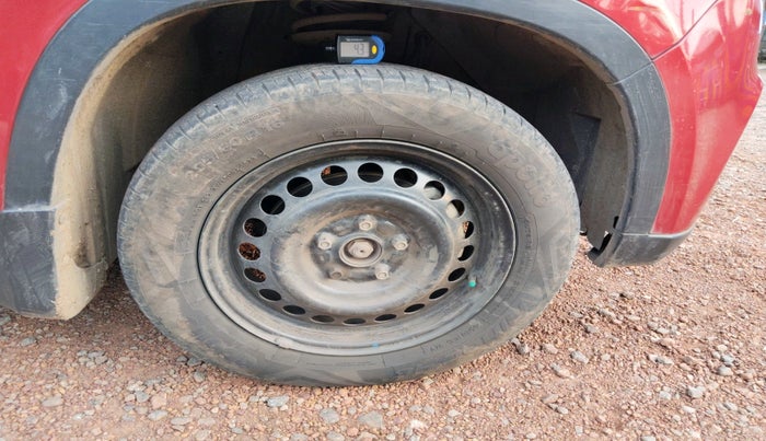 2019 Maruti Vitara Brezza VDI, Diesel, Manual, 1,36,703 km, tyre