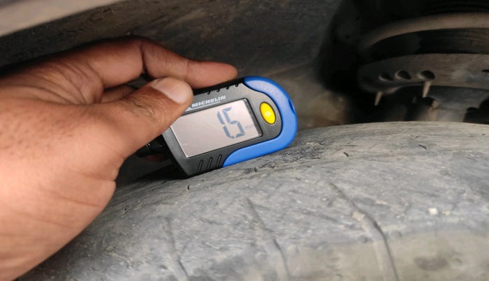 2022 KIA CARENS PRESTIGE PLUS 1.5 DIESEL 7 STR, Diesel, Manual, 1,42,792 km, tyre