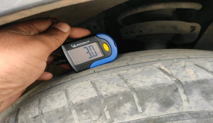 2022 KIA CARENS PRESTIGE PLUS 1.5 DIESEL 7 STR, Diesel, Manual, 1,42,792 km, tyre