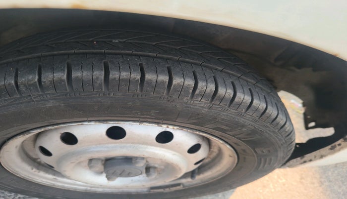 2011 Maruti Wagon R 1.0 LXI, Petrol, Manual, 62,315 km, tyre