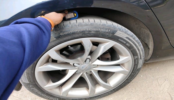 2017 Audi A4 35 TDI Technology, Diesel, Automatic, 49,200 km, tyre