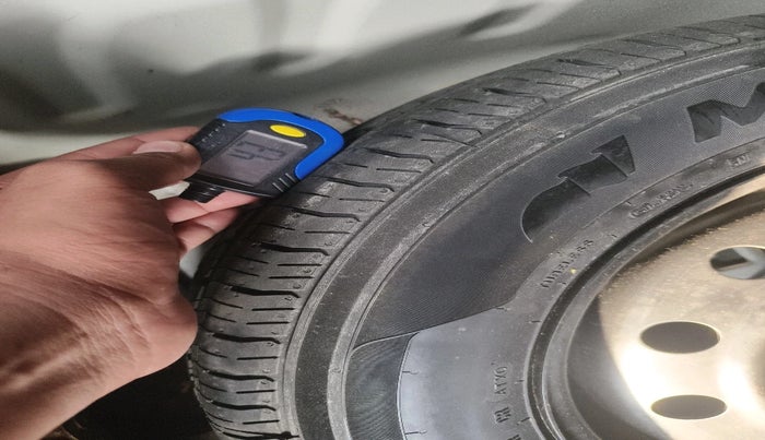 2019 Maruti Dzire VXI, Petrol, Manual, 1,34,523 km, tyre