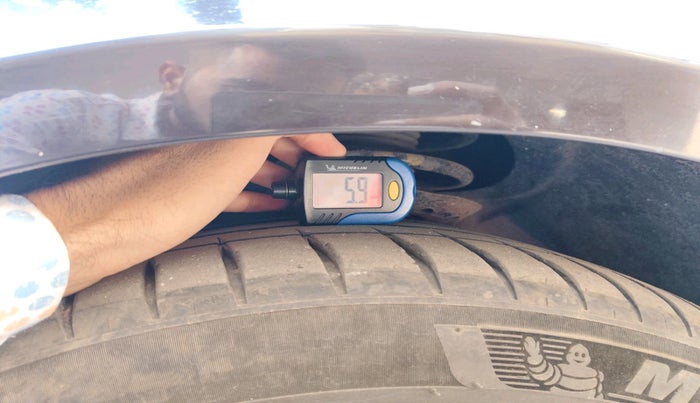 2012 Mercedes Benz E Class E 220 CDI ELEGANCE, Diesel, Automatic, 1,12,724 km, tyre