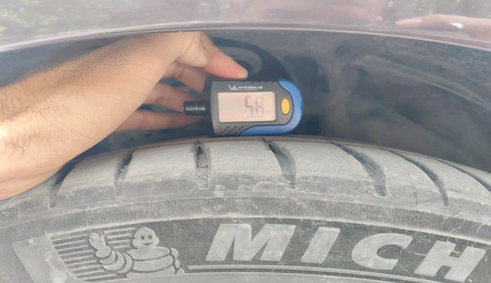 2012 Mercedes Benz E Class E 220 CDI ELEGANCE, Diesel, Automatic, 1,12,724 km, tyre