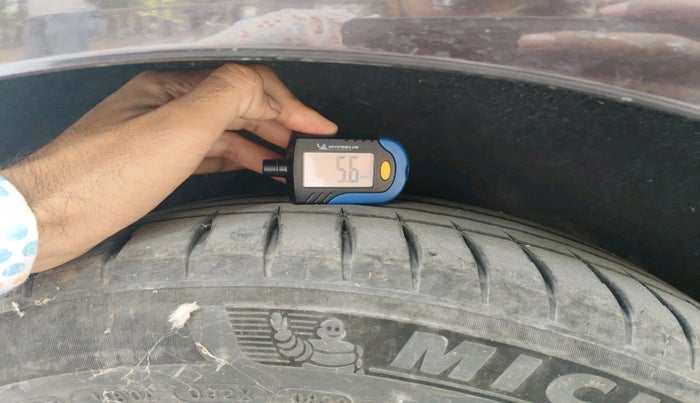 2012 Mercedes Benz E Class E 220 CDI ELEGANCE, Diesel, Automatic, 1,12,724 km, tyre