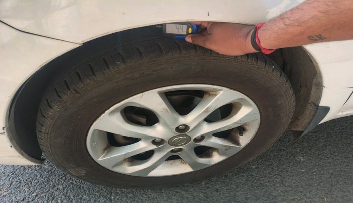 2015 Nissan Micra XV CVT, Petrol, Automatic, 66,785 km, tyre