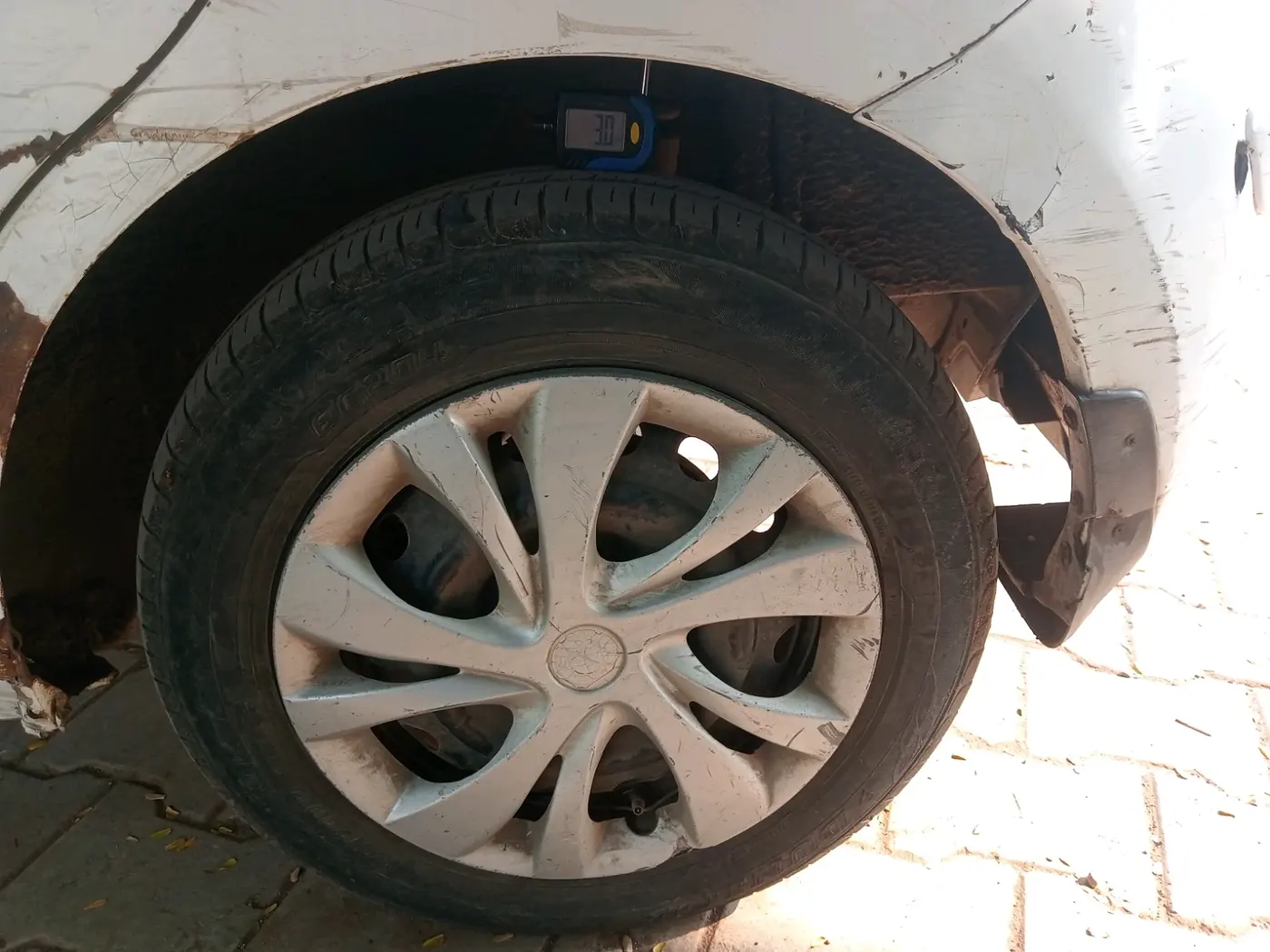 2010 Nissan Micra XL PETROL, Petrol, Manual, 1,68,904 km, tyre