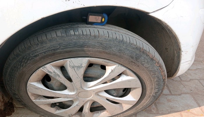 2010 Nissan Micra XL PETROL, Petrol, Manual, 1,68,904 km, tyre