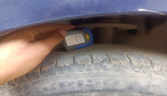 2017 Maruti Dzire VXI AMT, Petrol, Automatic, 1,30,005 km, tyre