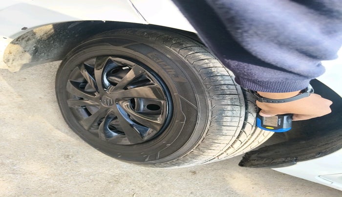 2021 Maruti Dzire VXI, Petrol, Manual, 56,105 km, tyre