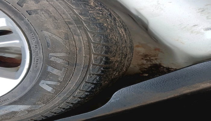 2014 Maruti Swift Dzire ZXI, Petrol, Manual, 77,674 km, tyre