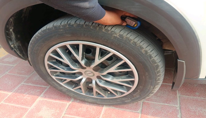 2024 Tata NEXON Smart Plus 1.2 Revotron 6 AMT, Petrol, Automatic, 20,184 km, tyre