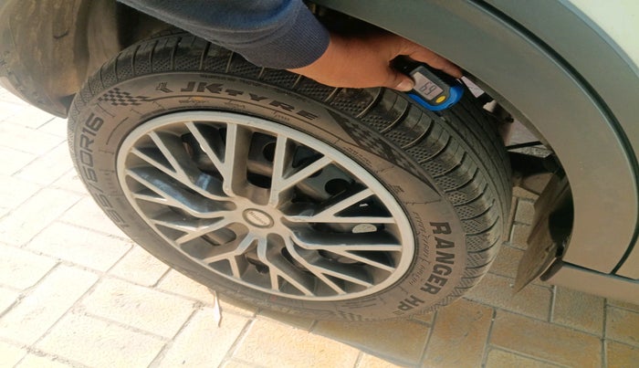 2024 Tata NEXON Smart Plus 1.2 Revotron 6 AMT, Petrol, Automatic, 20,184 km, tyre