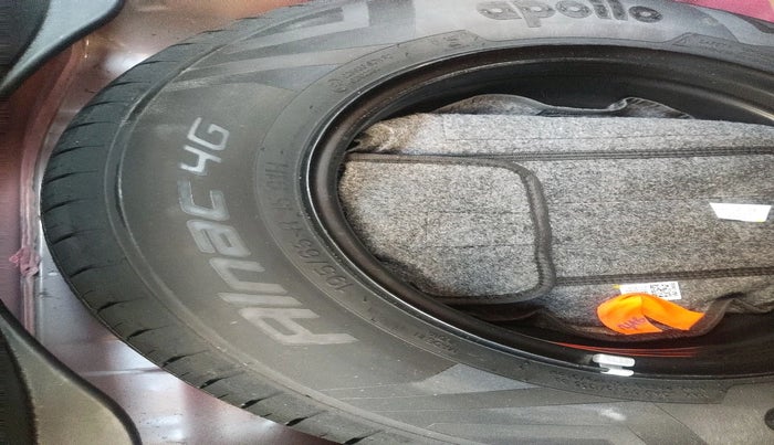 2023 Hyundai VENUE SX (O) 1.0 TURBO DCT, Petrol, Automatic, 21,051 km, tyre