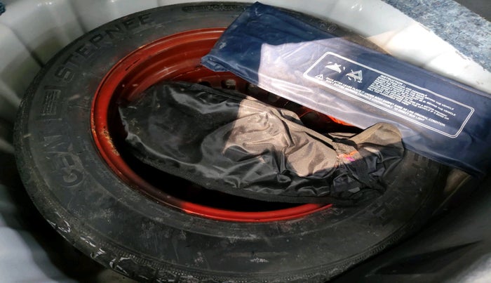 2021 Nissan MAGNITE XE, Petrol, Manual, 87,582 km, tyre