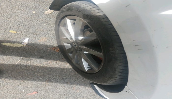 2020 Volkswagen Polo HIGHLINE PLUS 1.0L TSI AT, Petrol, Automatic, 65,099 km, tyre