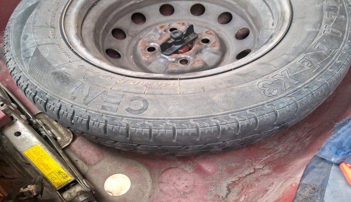 2013 Hyundai Eon D-LITE+, Petrol, Manual, 67,525 km, tyre