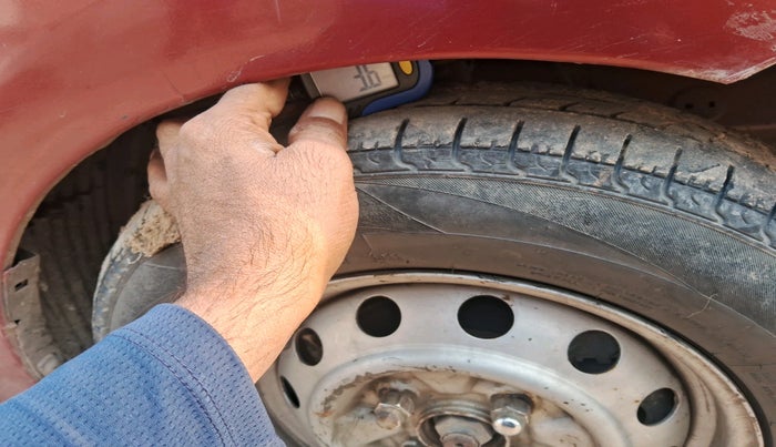 2013 Hyundai Eon D-LITE+, Petrol, Manual, 67,525 km, tyre