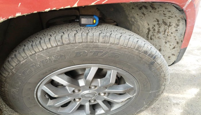 2017 Mahindra TUV300 T10 AMT, Diesel, Automatic, 1,02,262 km, tyre