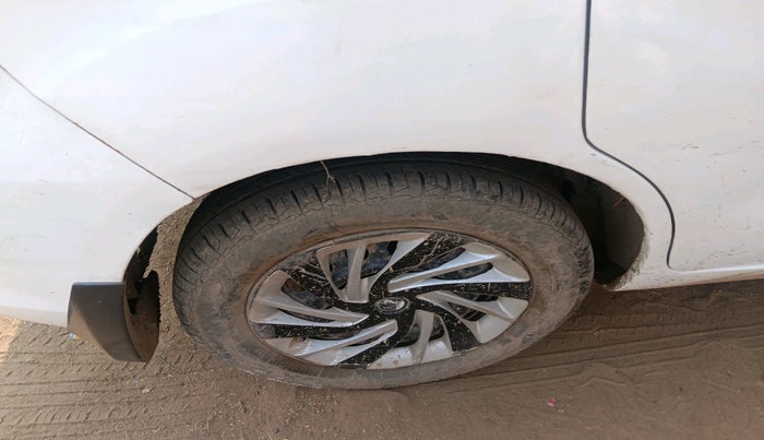 2017 Maruti Ertiga VXI CNG, Petrol, Manual, 1,53,945 km, tyre