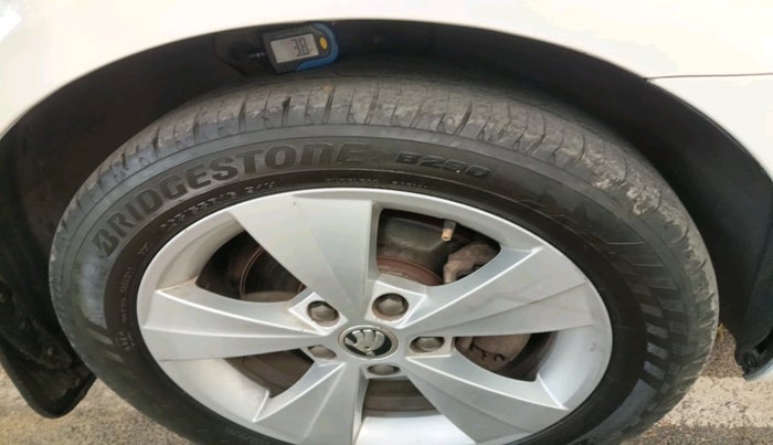 2019 Skoda Octavia 2.0 TDI CR STYLE, Diesel, Manual, 99,366 km, tyre