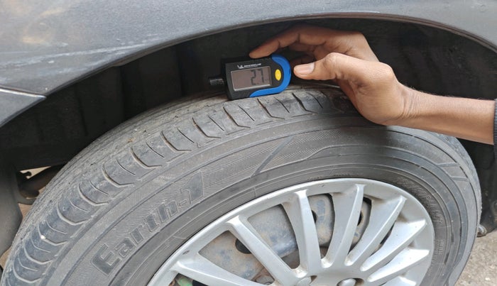 2016 Maruti Swift VXI, Petrol, Manual, 96,728 km, tyre