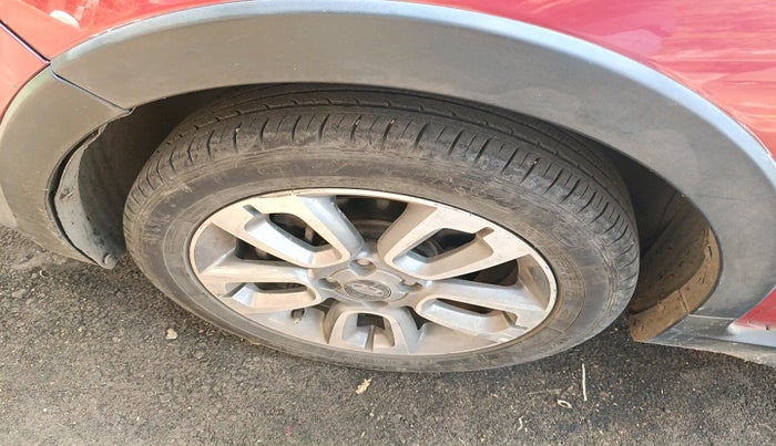 2015 Hyundai i20 Active 1.4 S, Diesel, Manual, 1,04,866 km, tyre