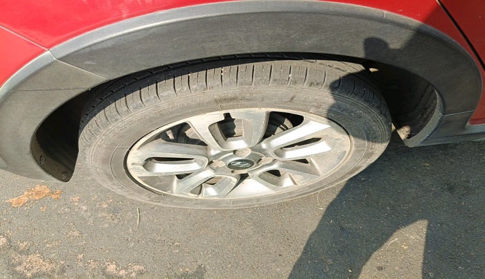 2015 Hyundai i20 Active 1.4 S, Diesel, Manual, 1,04,866 km, tyre