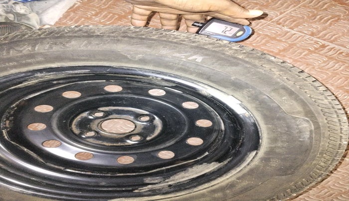 2013 Maruti Swift VXI, Petrol, Manual, 45,769 km, tyre