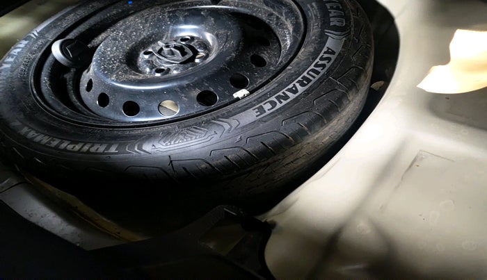 2024 Maruti FRONX ALPHA 1.0L TURBO 6 AT, Petrol, Automatic, 19,067 km, tyre