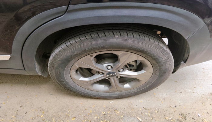 2022 KIA SELTOS HTK PLUS 1.5 IMT, Petrol, Manual, 17,417 km, tyre